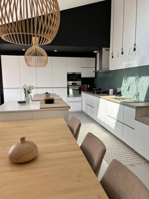 Belle Maison Contemporaine Ampus المظهر الخارجي الصورة