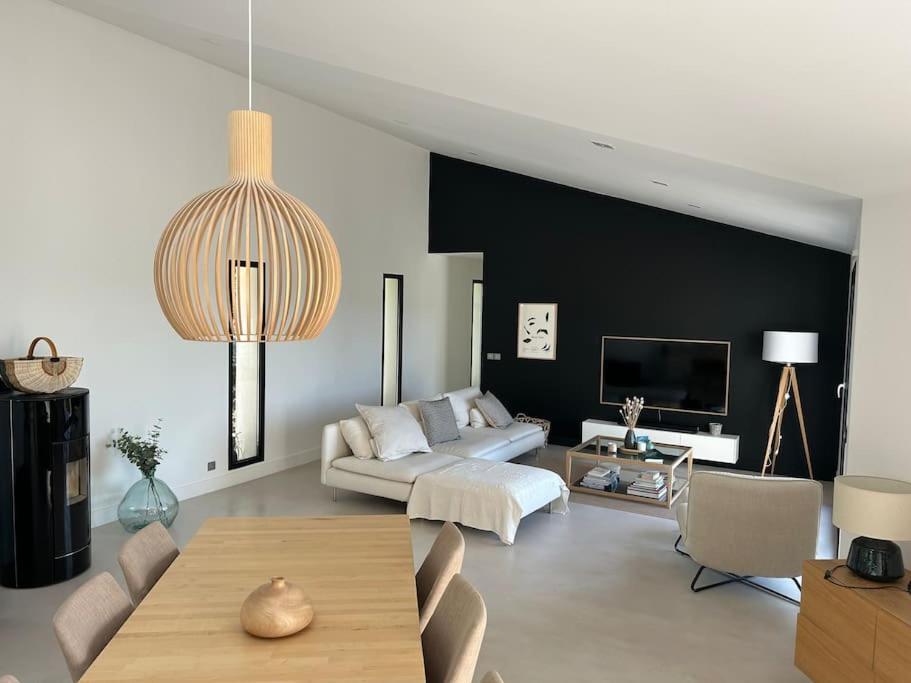 Belle Maison Contemporaine Ampus المظهر الخارجي الصورة